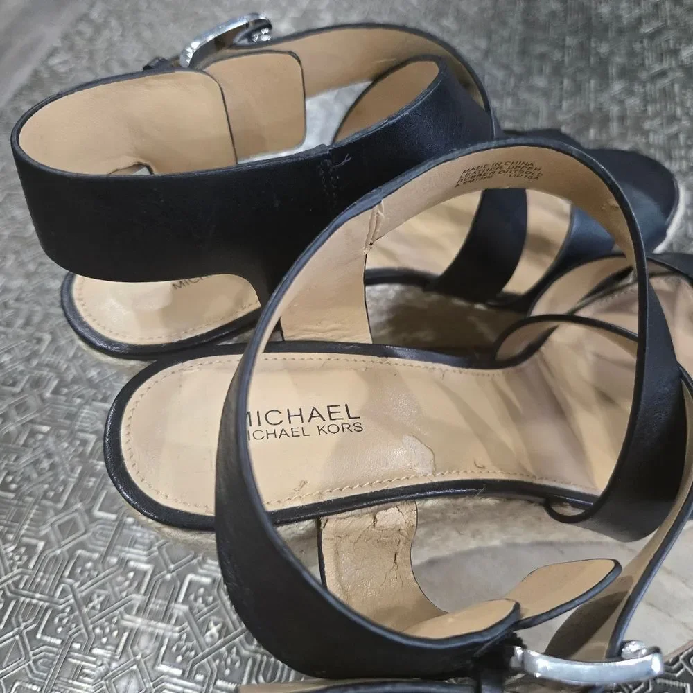 🐢 Michael Kors Black Espiridelles  Wedges 4.5" Heel SIZE 8.5 - Picture 5 of 15